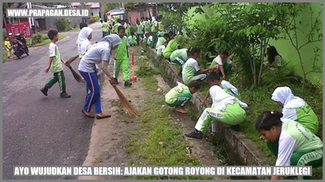 Foto Warga Gotong Royong